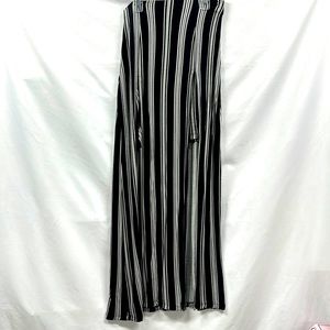 Candies Size Small Sexy Black and White Mini/Maxi Skirt with Slits